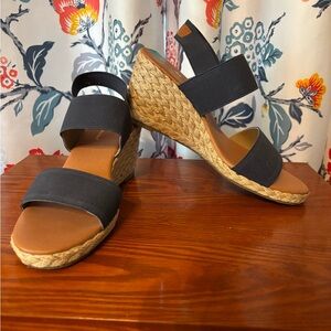 Tommy Bahama Women's Navy Blue Wedge Heel Sandals Size 8
